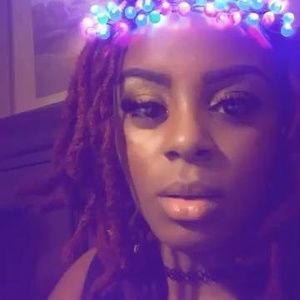 Meet your Posher, Camisha